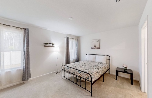 Doctors Inlet House | Stylish single-level getaway with great patio - near golf & lakes - dog-friendly