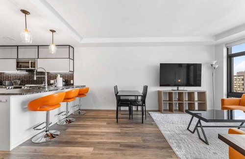 Shawmut Apartment | Stylish South End Penthouse Stunning City Views