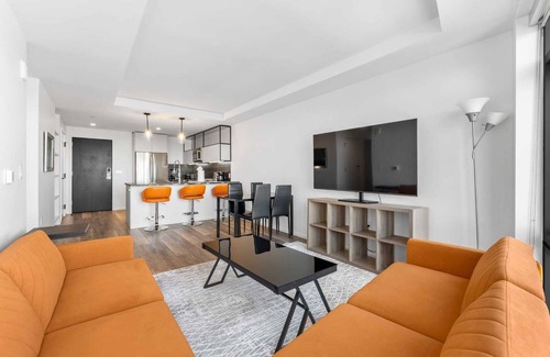 Shawmut Apartment | Stylish South End Penthouse Stunning City Views