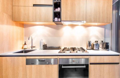 South Yarra Apartment | Stylish South Yarra Stay - Pool & Wellness Perks