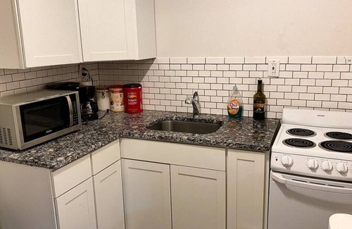 Downtown Apartment | Stylish Studio Apartment in Downtown Lexington