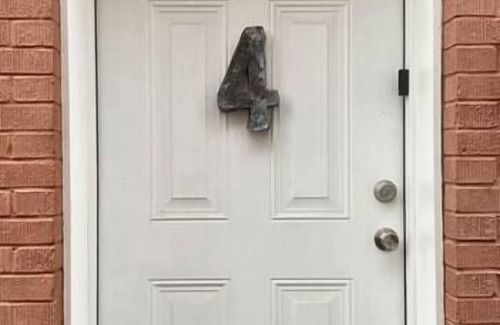 Downtown Apartment | Stylish Studio Apartment in Downtown Lexington