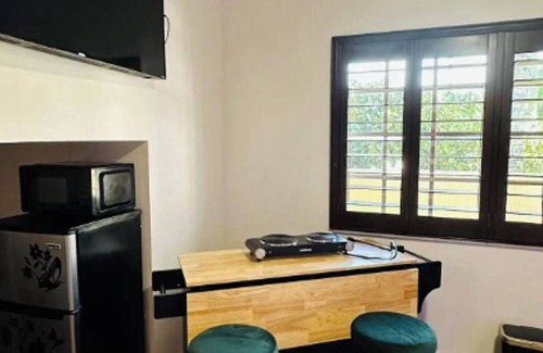 SilverLakes House | Stylish Suite in Pembroke Pines Comfort, Lake View