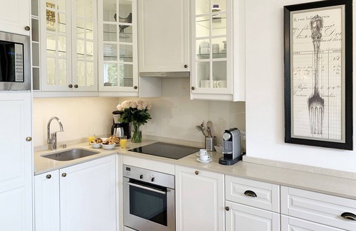 Quartier du Gros-Caillou Apartment | Stylish & Sunny with Breath-taking Eiffel View, Perfect for Families