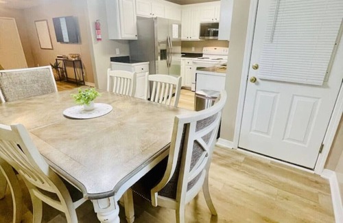 Hammond Apartment | Stylish Townhouse 5 min to downtown Hammond
