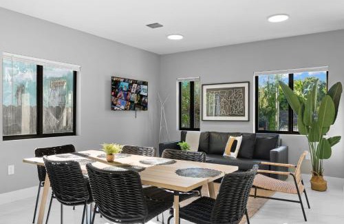Allapattah Apartment | Stylish Townhouse Steps from Wynwood