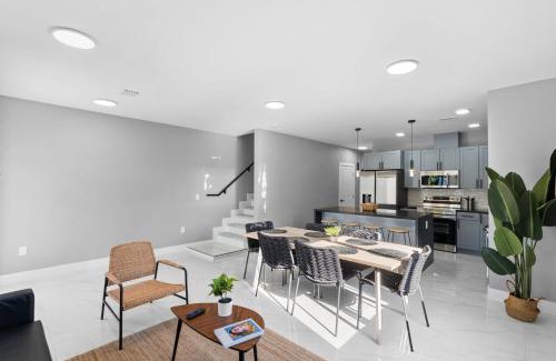 Allapattah Apartment | Stylish Townhouse Steps from Wynwood