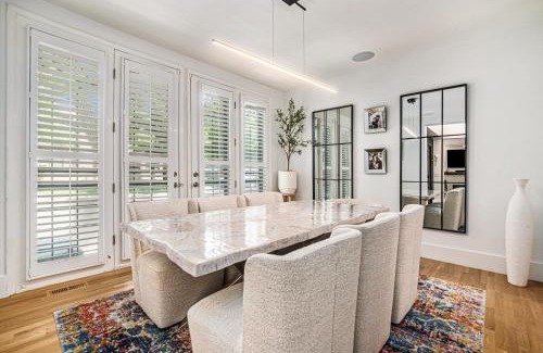 Cherry Creek House | Stylish Townhouse W Sauna & Movie Room