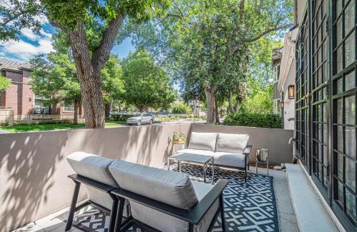 Cherry Creek House | Stylish Townhouse W Sauna & Movie Room