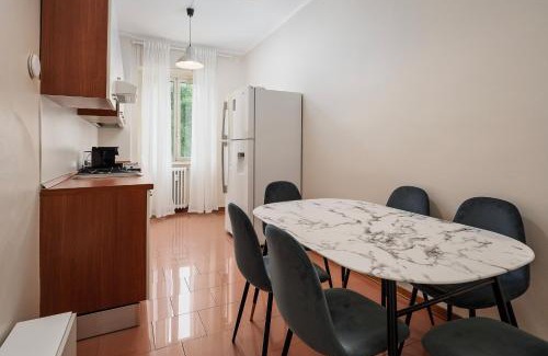 Tre Torri Apartment | Stylish two-Bedroom apartment near Fiera Milano exhibition area just minutes from Wagner Metro Station Red Line M1