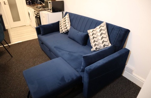 Acocks Green Apartment | Stylish Urban Escape Near Nec, Airport, Hs2
