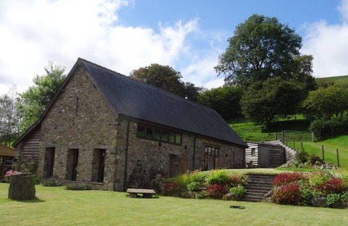 Llanwrtyd Wells House | Stylishly Converted Barn nr Llanwrtyd Wells, sleeps up to 10, spectacular views