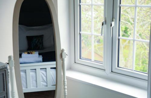 Hoylake House | Stylishly decorated 3 bed home close to the sea in Hoylake on the Wirral Peninsula