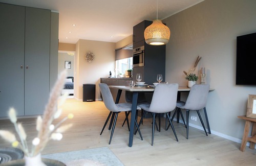 Baarland House | Stylishly furnished bungalow in Baarland