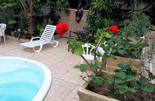 Bairro da Enseada House | Suíte 5 com piscina e wi-fi em Caraguatatuba