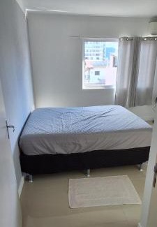 Centro House | Suíte 50 metros da praia, 10 km Beto Carrero e BC, local compartilhado