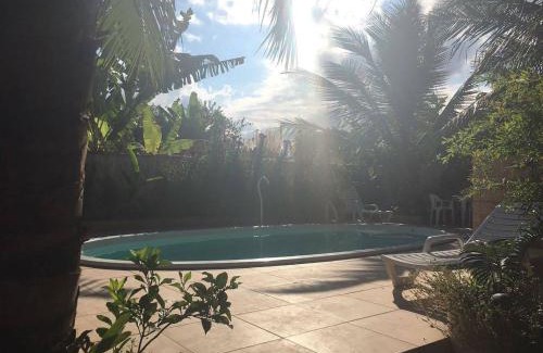 Bairro da Enseada House | Suíte 8 com piscina e wi-fi em Caraguatatuba