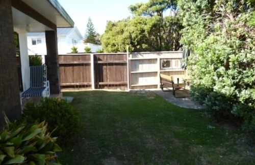 Kairakau Condo | Sunny and well appointed Kairakau beach house. Sleeps 7