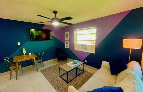 Victoria Park Apartment | SuaveMauve Las Olas Beach