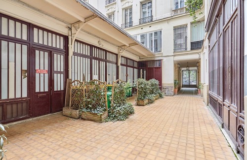 Quartier du Mail Apartment | Sublime 3 Bedrooms Apartment Center of Paris