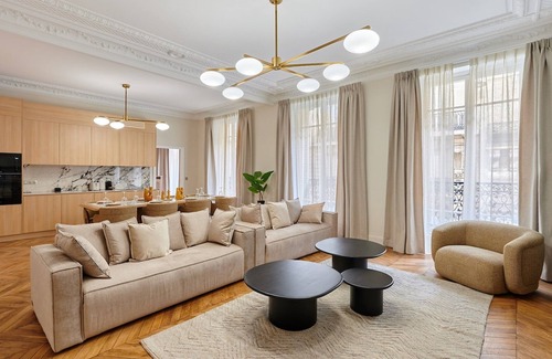 L'Europe Apartment | Sublime Apartment in the Center of Paris
