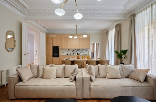 L'Europe Apartment | Sublime Apartment in the Center of Paris