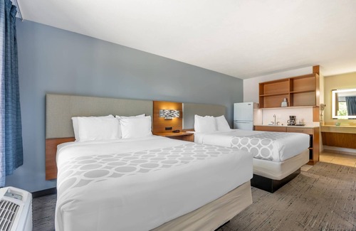 Branson Theater District Hotel | Suburban Studios Branson On The Strip