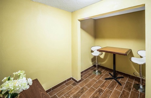 Fort Wayne Hotel | Suburban Studios Fort Wayne