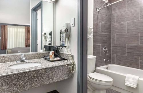 Gainesville Hotel | Suburban Studios Gainesville