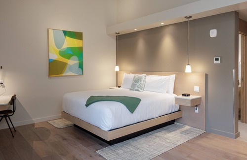 Eastsound Hotel | Sucia - Dramatic Eastsound Bay View
