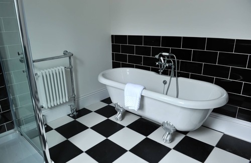 Southend-on-Sea House | Suenos Guesthouse