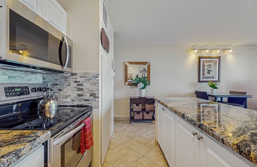Kihei Condo | Sugar Beach Resort Condo w/Shared Grill, Free WiFi-Surf, Bike, Golf, More