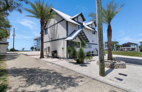 Mexico Beach Apartment | Sugar Sand Cottage B by Pristine Properties Vacation Rentals