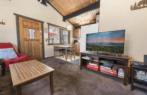 Sugarloaf House | Sugar Shack by Big Bear Cool Cabins