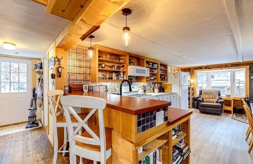 Carrabassett Valley House | Sugarloaf Home, 2 bedrooms plus loft, 2 bathrooms - family & dog friendly