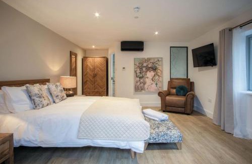 Pen-y-cae Apartment | Suite 1 - Sleeping Giant Hotel - Pen Y Cae Inn