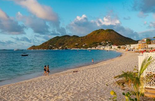 Grand Case Apartment | Suite 7 Mogador Residence, 1BR, brand-new, rare & luxury, beachfront