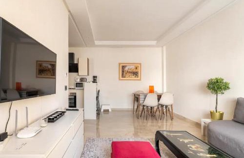 Anfa Apartment | SUITE APPARTEMENT BOURGOGNE 2 pièces