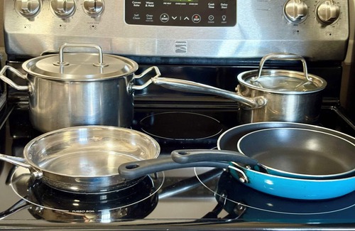 Bajura Apartment | Suite B! A place to stay after you play all day!