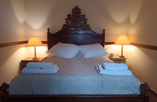 Argentona House | SUITE B&B, PRIVATE 2 BEDROOMS LIVING ROOM AND POOL NO KITCHEN