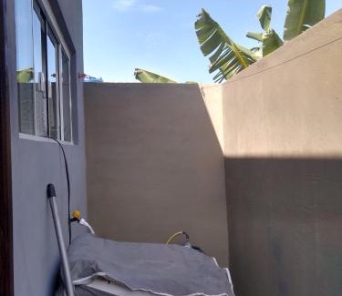 Rio Vermelho Norte Other | Suite casal em casa compartilhada com uma pessoa - estacionamento - Trilha Moçambique
