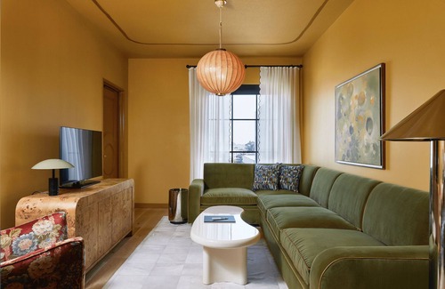 East Market District House | Suite Genevieve at Hotel Genevieve, Pet-friendly Accommodation