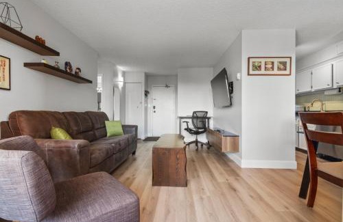Beltline Apartment | Suite near Downtown, BMO, Stampede, Free Parking