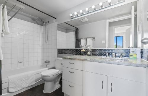 Beltline Apartment | Suite near Downtown, BMO, Stampede, Free Parking