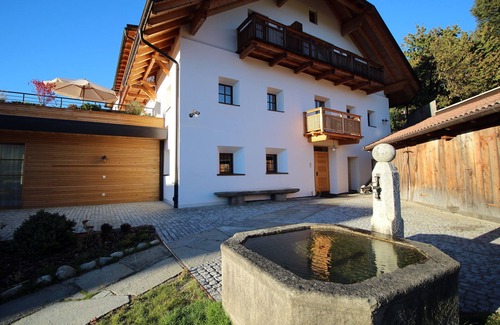 Brunico Apartment | Suite Peter/Im Winkl Großräumige Suite mit Direkten Zugang zum Garten
