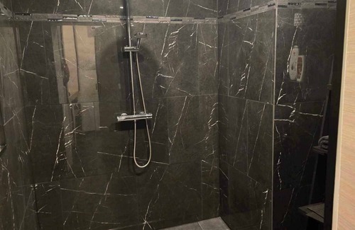Flemalle Apartment | Suite Pour Amoureux Avec Jacuzzi Pour une Nuit Unique Hors du Quotidien