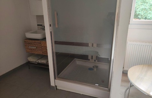 Douai House | SUITE PRIVEE AVEC VUE SUR LE JARDIN
