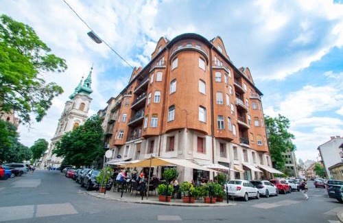 Vizivaros Apartment | Suite with Parliament view