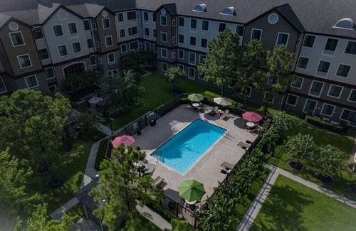 Energy Corridor Condo | Suite with Pool Access, Free Shuttle, Buffet Breakfast + 24h Business Center