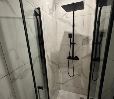 Le Grau-Du-Roi Apartment | Suites Aronas-hébergements climatisés rive droite plein centre ville
